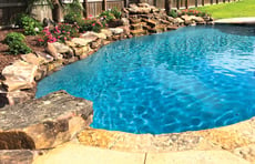 accent-boulders-and jump-rock-on-pool