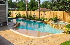 beach-entry-pool-with-rolled-edge-perimeter