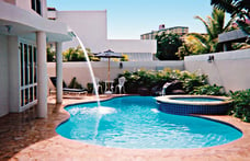 cascade-rain-curtain-on-pool