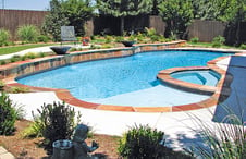 custom-shape-spa-ongunite-pool