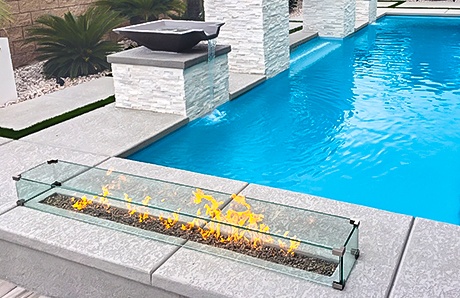 glass-enclosure-pool-fire-pit