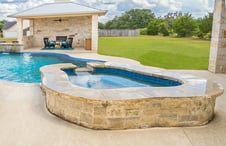 gunite-spa-organic-shape