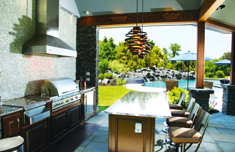 high-end-outdoor-kitchen-wiht-seating.jpg