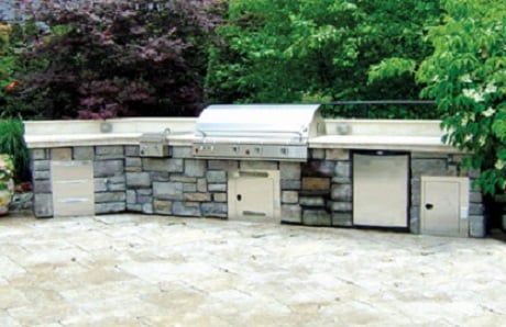 island-BBQ-grill-grey-stone-facade-cropped