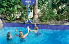 kids-playing-basketball-in-swimming-pool