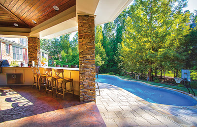 outdoor-kitchen-bartop-facing-pool