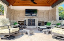 outdoor-livingroom-with-TV-and-fireplace