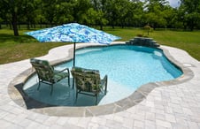 patio-umbrella-on-swimming-pool