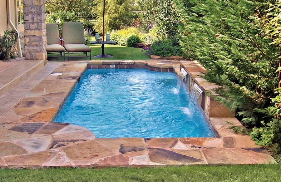 pool-with-flagstone-tile