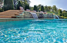raised-spa-and-water-features-above-swimming-pool