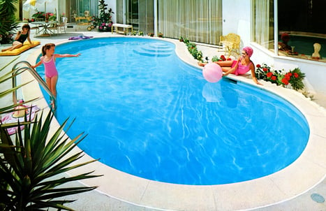 retro-kidney-pool-from-1960s