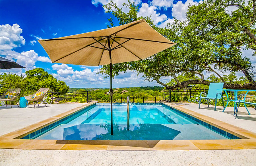 umbrella-on-rectangle-pool