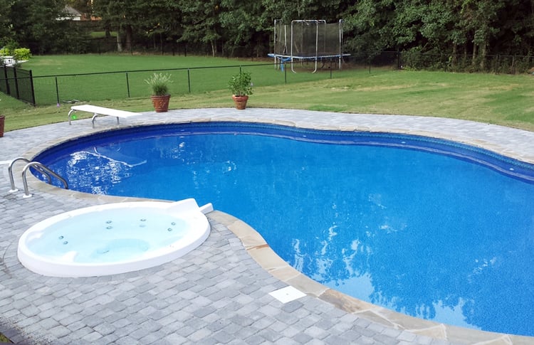 What is a Vinyl Liner Swimming Pool and Your Options for One?